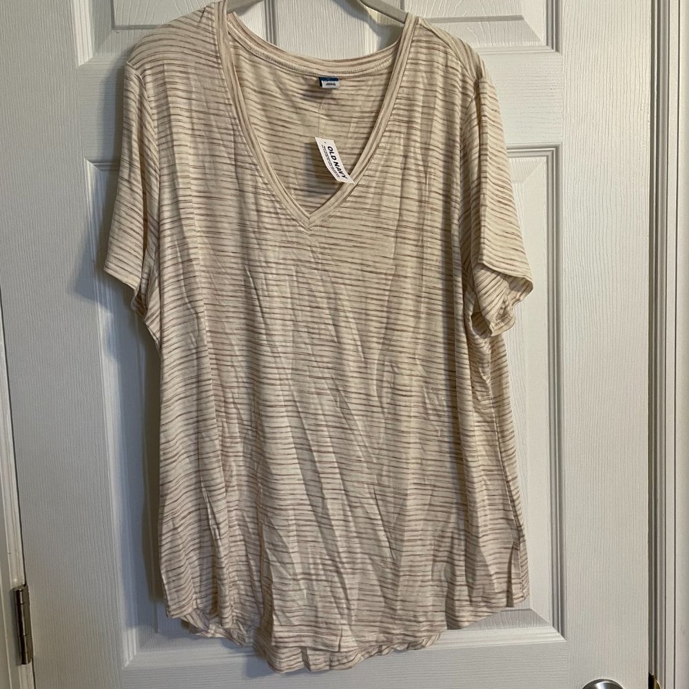 NWT - Old Navy Luxe Cream V-Neck T-Shirt - XL